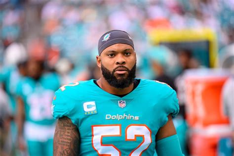 Linebacker Elandon Roberts goes from Dolphins to Steelers in free agency